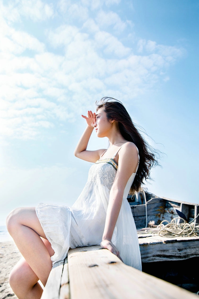 清纯美女长裙海边甜美小性感高清图片